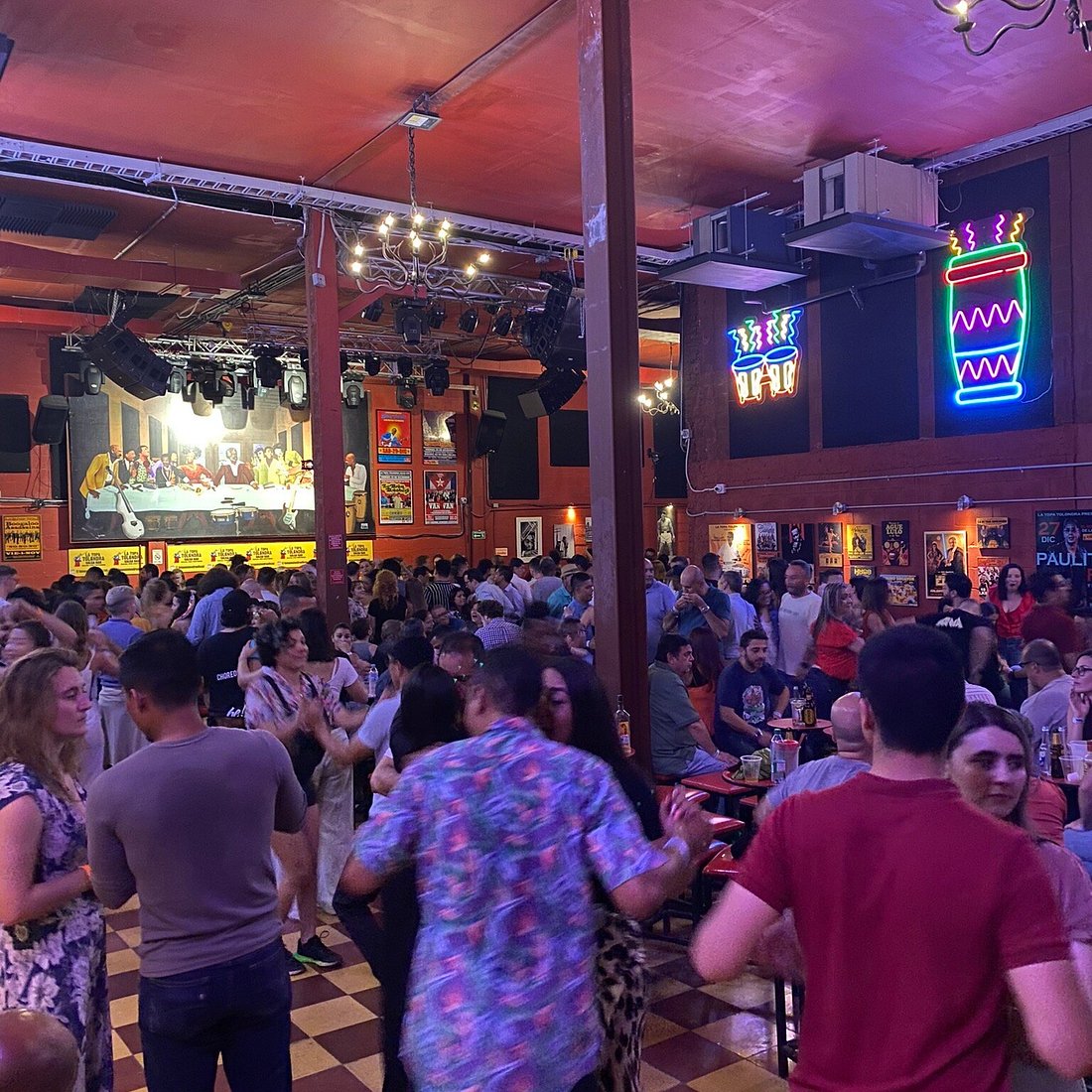 La Topa Tolondra salsa bar crowd